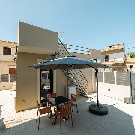 Modern House Katoikia Pyrgos *