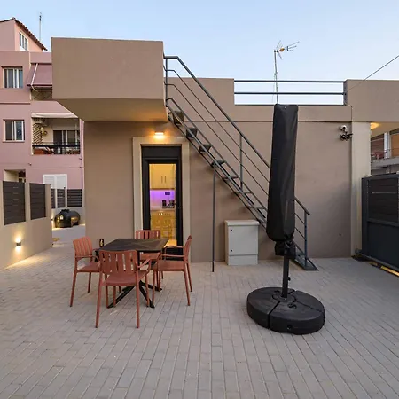 Modern House Katoikia Pyrgos Appartement *