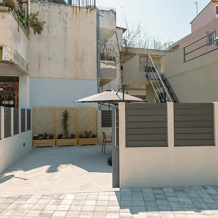 Modern House Katoikia Pyrgos * Pírgos